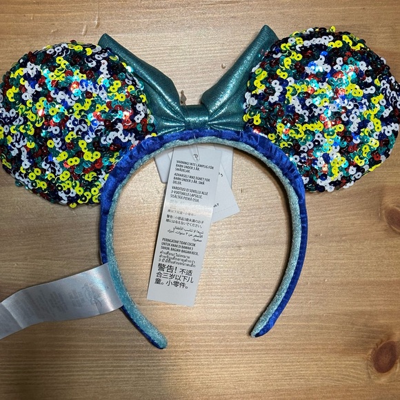 Minnie Mouse Ear Headband - Disney Parks 2022 NWT - Picture 3 of 5